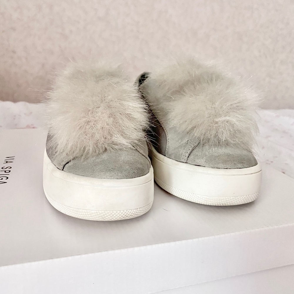 ⛔️SOLD⛔️Steve Madden PomPom Sneakers - Picture 4 of 16
